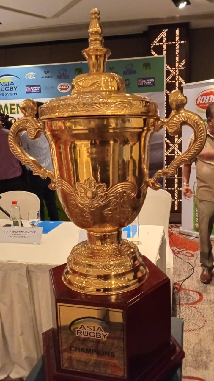 පිටට පේන හැඩ සහ ඇතුළෙ තියෙන කැත