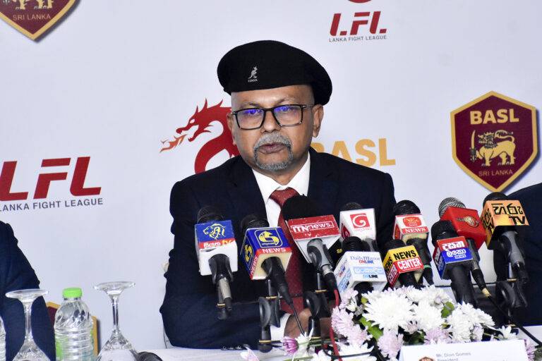 බොක්සිංවලට නැඟී සිටින්නට සැර පන්ච් එකක්