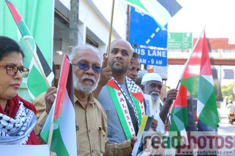 පලස්තීනුවන්ට සහය පළකරමින් පලස්තීන සිරකරුවන්ගේ දිනය නිමිත්තෙන් නිහඬ විරෝධයක්!