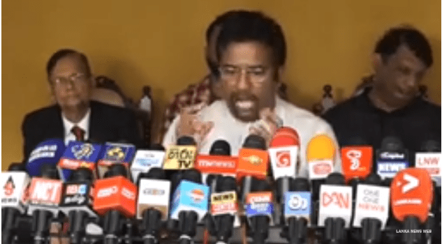 රනිල් මේ වෙලාවේ දුප්පත් ජනතාවට දිරපු පරණ හාල් බෙදමින් යනවා – වසන්ත යාපා බණ්ඩාර (VIDEO)