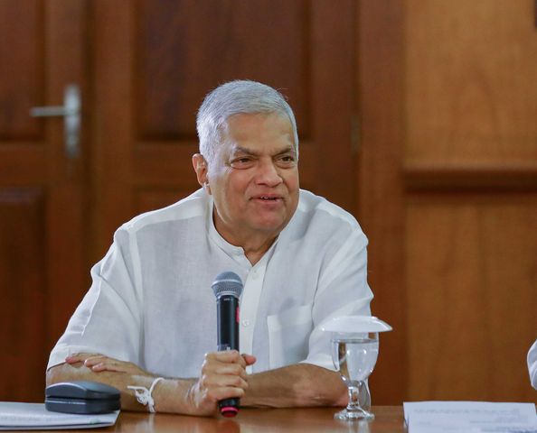 රට වෙනුවෙන් අපි එකට සිටිය යුතුයි. අද දේශපාලනය වෙනස් වෙලා – ජනපති මහනුවරදී කියයි.