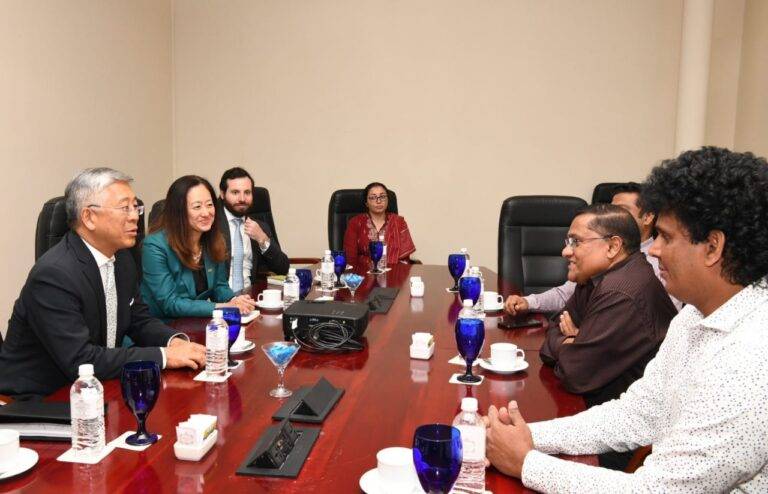ඩොනල්ඩ් ලූ සහ NPP නියෝජිතයන් අතර සාකච්ඡාවක්!