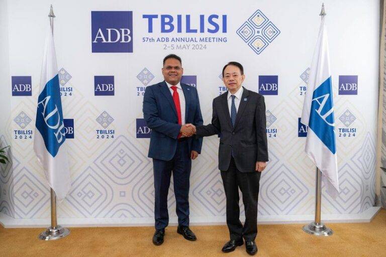 රාජ්‍ය අමාත්‍ය ශෙහාන් සහ ADB සභාපති අතර සාකච්ඡාවක්!
