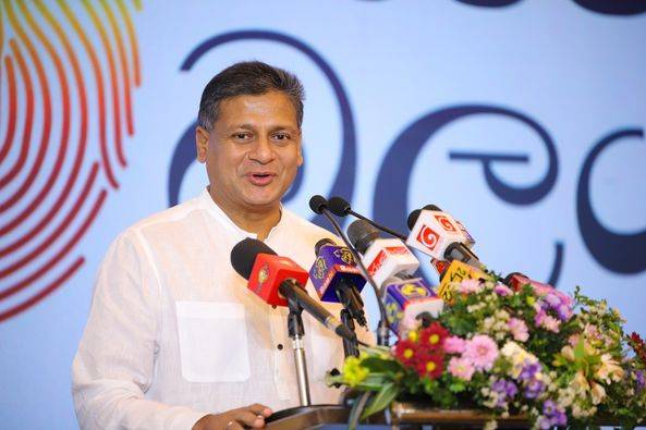 (VIDEO):අතන මෙතන රිංගල හරියන්නේ නෑ.රට නැති වෙන්නයි යන්නේ.වාද භේද පැත්තකට දාලා අපි එකතුවෙමු – දිලිත්