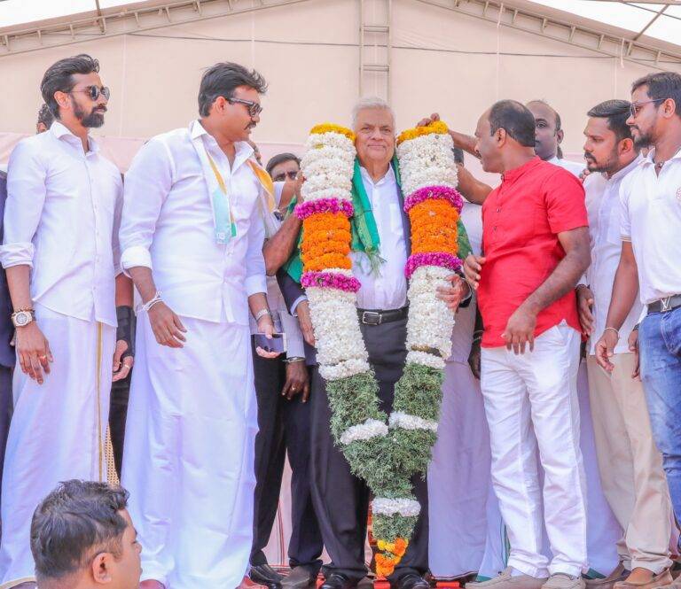 ලංකා කම්කරු කොංග්‍රසයේ මැයි දින රැළියට එක් වූ ජනාධිපති රනිල් (VIDEO)