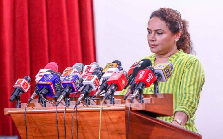 ඩයනාට විදේශගත වීම තහනම්!
