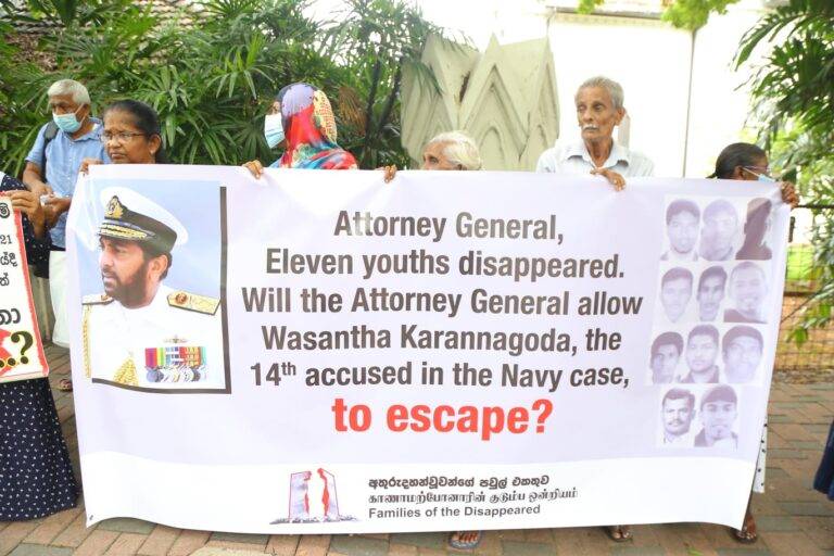 PHOTOS):වසන්ත කරන්නාගොඩට එරෙහිව අද අලුත්කඩේ විරෝධයක්!