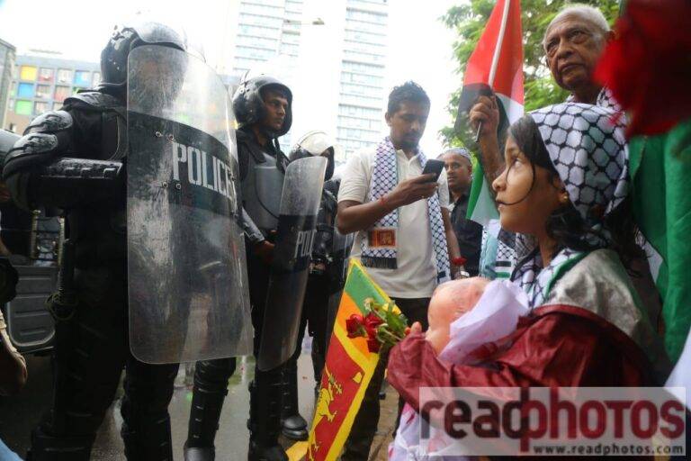 (Photos/Video): පලස්තීනයේ නිදහස වෙනුවෙන් වූ ලෝක යුද විරෝධී සන්ධානයේ සාමකාමී පාගමන!