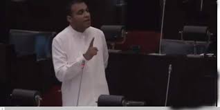 එහෙම හිතුන හිතුන වෙලාවට යන්න දෙන්න බැහැ.පුහුණුව දුන්නේ හමුදාවේ සල්ලිවලින් – ආරක්ෂක රාජ්‍ය ඇමති