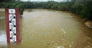 ඉදිරි දින ඉතා අවධානම්.සැලකිල්ලෙන් පසුවෙන්න – වාරිමාර්ග දෙපාර්තමේන්තුව අනතුරු අඟවයි!