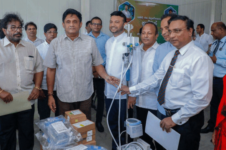 සජිත්ගේ “හුස්ම” වැඩසටහනේ 58 වැනි අදියර මීගමුව මහ රෝහලට (Photos)