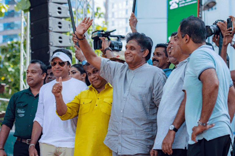 අපි තමයි ලංකාවෙන්ම අංක 01. අපි පොරොන්දු ලබා දෙන්නේ විපක්ෂයේ සිටම ඉන් අඩක්ම ඉටු කරලයි – සජිත් (VIDEO)