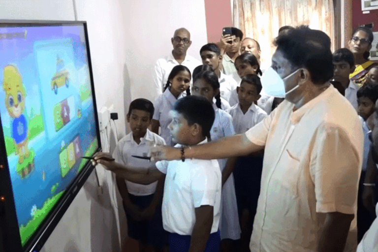 සජිත්ගේ “සක්වල” 198 වැනි ස්මාර්ට් පන්ති කාමරය බටලීය කණිෂ්ඨ විද්‍යාලයට (VIDEO)