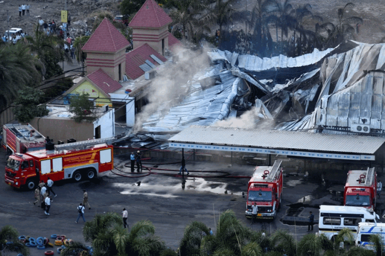 ඉන්දියාවේ විනෝද ක්‍රීඩා සංකීර්ණයක ඇති වූ ගින්නක් හේතුවෙන් අවම වශයෙන් 24 දෙනෙකු මරුට