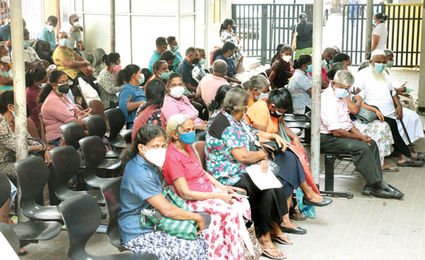 22වනදායින්  පසු රජයේ රෝහල් කටයුතු අඬාල වන ලකුණු!