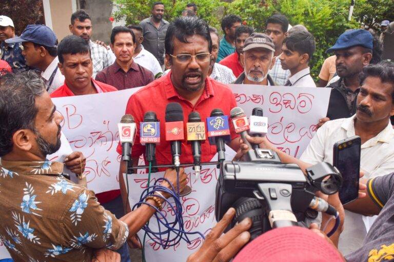 හන්තාන ඌරාගල ඉඩම් මංකොල්ලයට එරෙහිව මන්ත්‍රී වසන්ත යාපාබණ්ඩාර දෙවන වරටත් උද්ඝෝෂණයක!