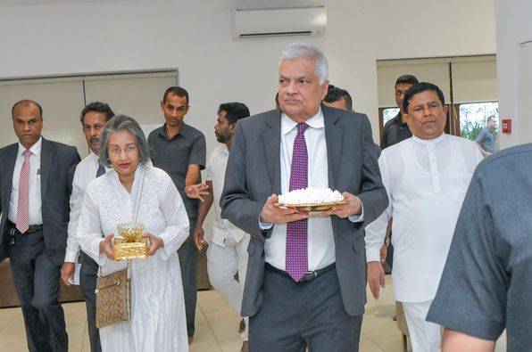 ජනපති සටනට මුල පිරූ ජනපති රනිල්!