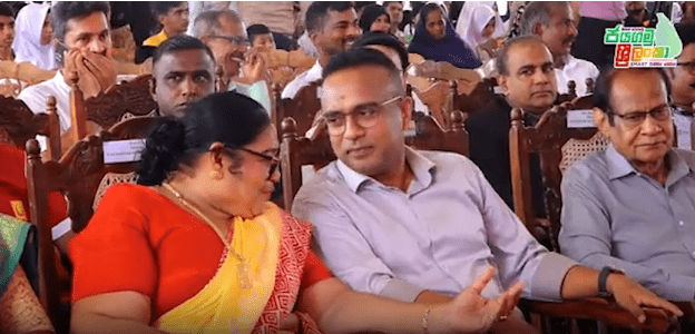 (VIDEO) මනුෂගේ ජයගමු ශ්‍රී ලංකා වේදිකාවට ගිය සජබෙ ආරියවතී ගලප්පත්ති!