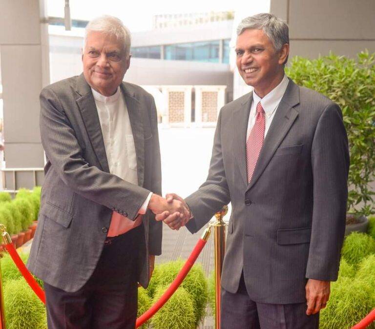 ඉන්දියාවේදී ජනපති රනිල් හරසරින් පිළිගනී!