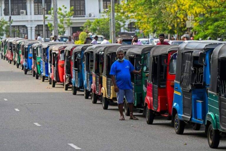 තිබ්බ තැන මතකයි. ඉන්න තැන දැනෙනවා. ඒ හින්ද දැනෙන තැන ඉන්නවා….