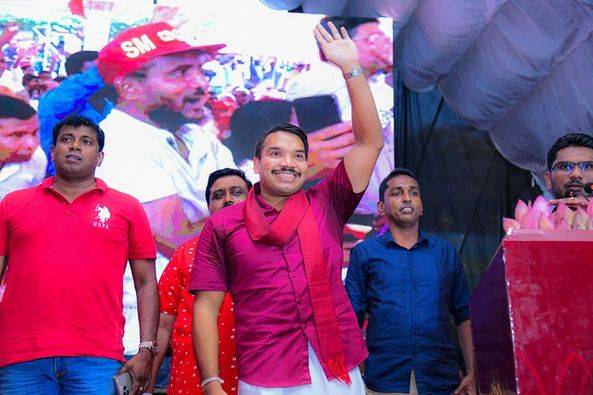 නාමල්ගේ තීරණය!