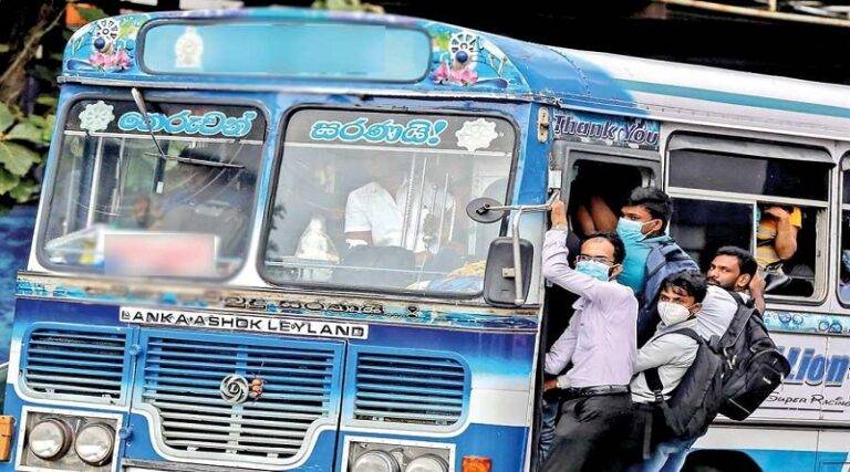 තෙල් මිල අඩු වුවත් බස් ගාස්තු අඩු නොවන්නේ ඇයි?