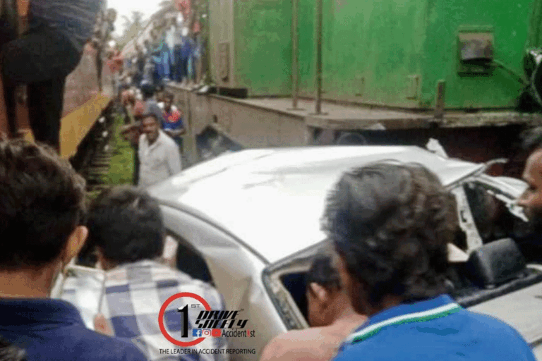එඬේරමුල්ලේදී මෝටර් රථයක් දුම්රියේ ගැටෙයි. දෙදෙනෙකු මරුට !