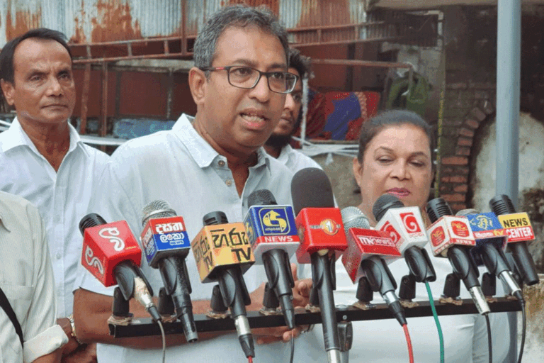 ජාත්‍යන්තර ණය හිමියන් ඉදිරිපත් කරලා තියෙන යෝජනාව අතිශයින් භයානකයි. ඒකට නම් අත්සන් කරන්න එපා ! – හර්ෂ රජයට කියයි