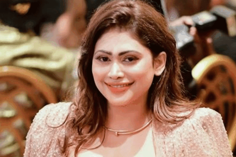 පියුමි හංසමාලි ඊයේ CIDය මඟහැරලා. හේතුව මෙන්න !