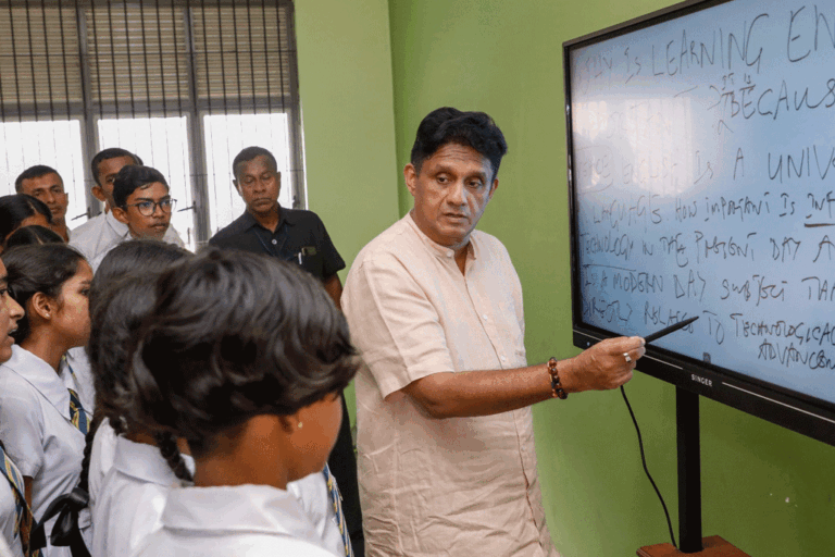 සක්වල, හුස්ම වැඩසටහන් නිර්දය ලෙස විවේචනය කරන්නේ වැඩ බැරි කයිවාරුකාරයෝ – සජිත් (VIDEO)