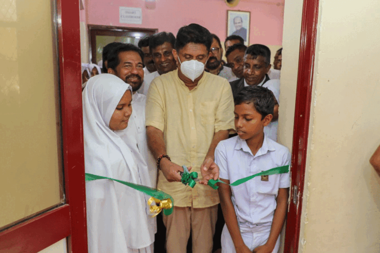මේ ආණ්ඩුව මන්ත්‍රීලාට දුන් සියලුම බාර් ලයිසන් අහෝසි කරනවා – සජිත්ගෙන් පොරොන්දුවක් ! (VIDEO)