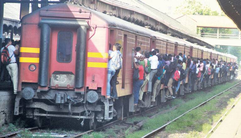 දුම්රිය රියදුරු වර්ජනයට විසඳුම් හොයයි!