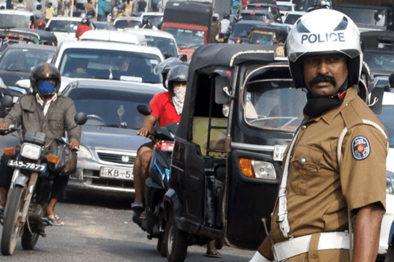 රථවාහන හිමියන්ට සහ රියදුරන්ට පොලීසියෙන් අනතුරු හැඟවීමක්
