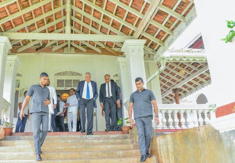 දේශපාලනයෙන් තොරව රට හදමු – ජනපති