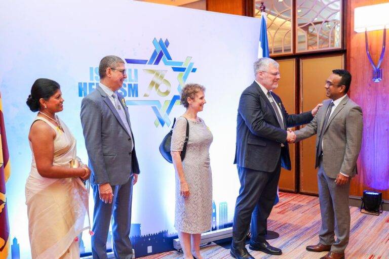 මේ අපූරු රටේ කීර්තිමත් නායකයන් ඇතුළු ඊශ්‍රායලයේ බොහෝ මිතුරන් ශ්‍රී ලංකාවේදී හමුවීමට ලැබීම ගැන මම ඉතා සතුටට පත් වුණෙමි – ඊශ්‍රායල් තානාපති