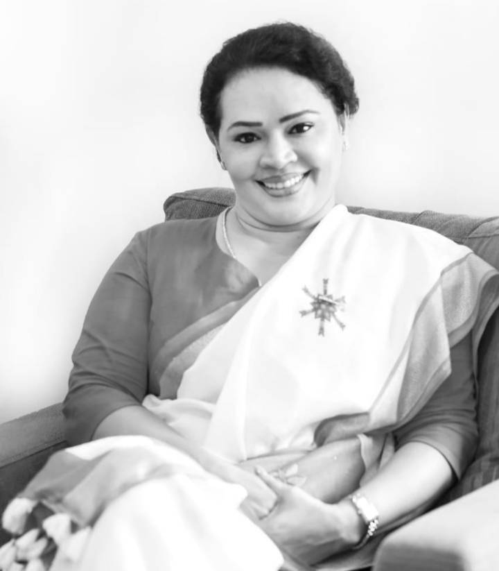 ඩයනාට නඩු පිට නඩු!