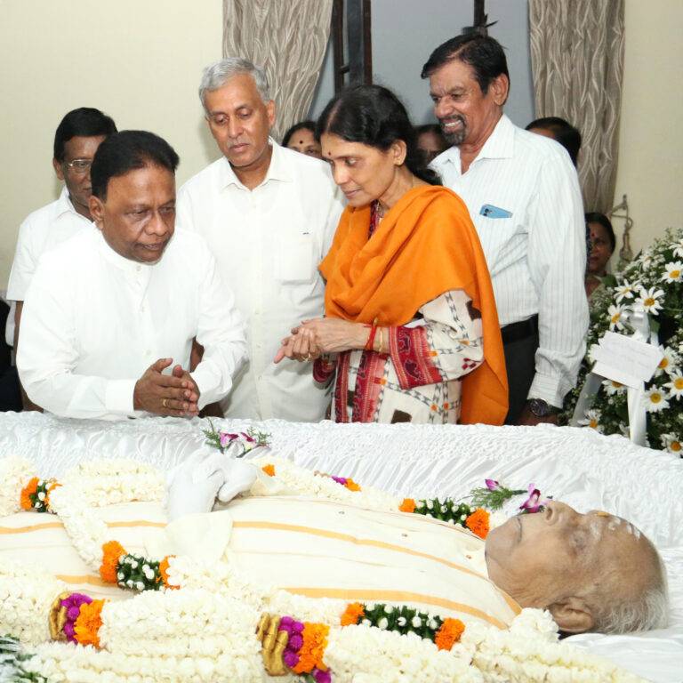 විශිෂ්ට මිනිසෙකුගේ සමුගැනීම ගැන ඩලස් අලහප්පෙරුම තැබූ සටහනක්!