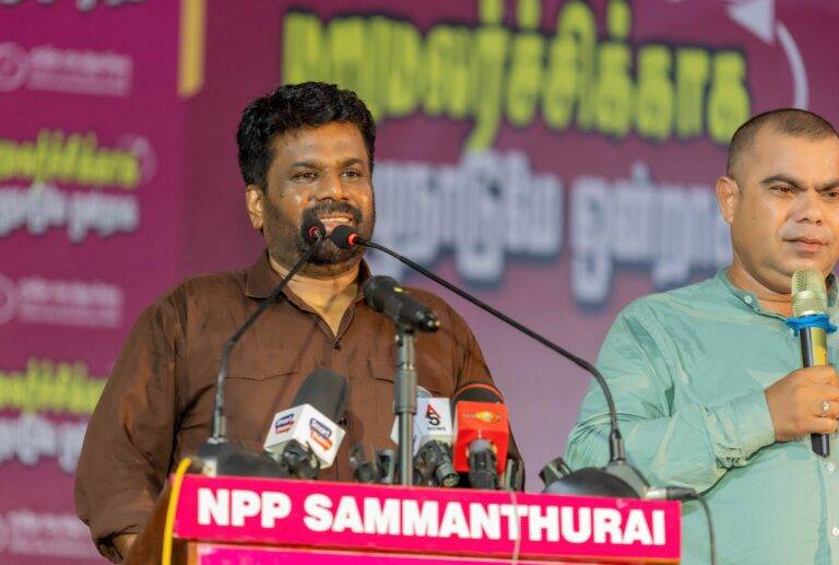 පරණ ආණ්ඩු වැටෙනවා.අලුත් ආණ්ඩු හැදෙනවා.ලෝකෙම දැන් එහෙමයි.අපි මේ රට හදමු – AKD