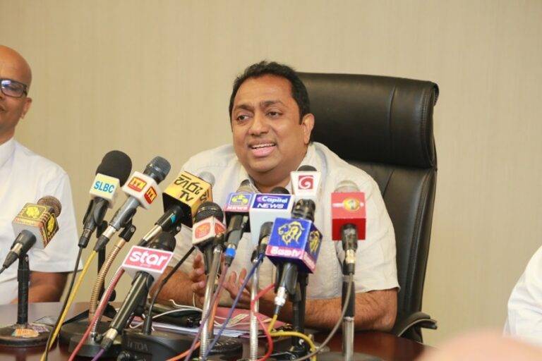 වෘත්තීය සමිති හරහා දේශපාලන කුහකත්වය පැතිරවීමට ඉඩතියන්නේ නෑ – අකිල විරාජ්