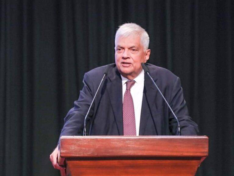 මම ආණ්ඩුව භාර ගත්තේ  නායකයන් සොයාගන්නවත් නැති කාලයක – ජනපති