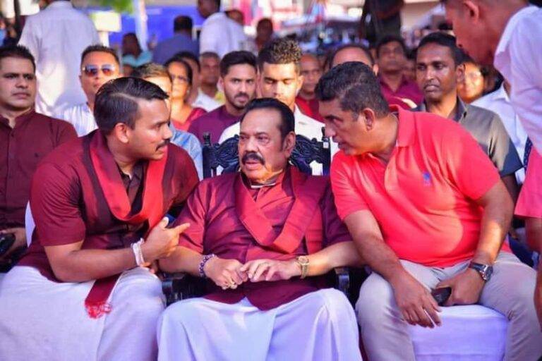 ජනතා විමුක්ති පෙරමුණ මන්ත්‍රීවරු තුනක් තියාගෙන රටක් කළඹනවා –   ජොන්ස්ටන්