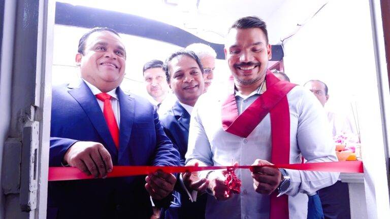 පොහොට්ටුව රොස්මිඩ් පෙදෙසේත් අලුත් කාර්යාලයක් විවෘත කරයි!