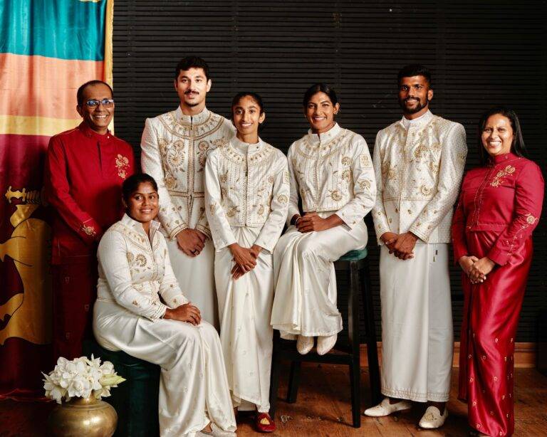 නිලමෙයි මැණිකෙයි පැරිස් යවන LOVI Ceylon