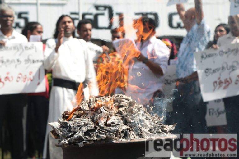 ජූලි 09 ගෝල්ෆේස් අරගල සැමරුම කොටුව දුම්රියපොළ ඉදිරිපිට සිට!