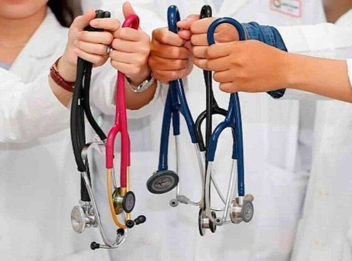 Internship-medical-students-11_large