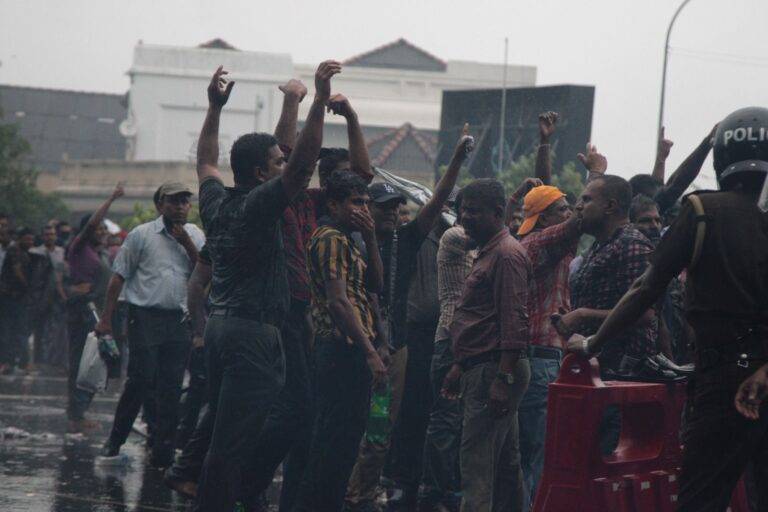 මස් රාත්තලම ඉල්ලන (ශයිලොක්) ගුරුවරු