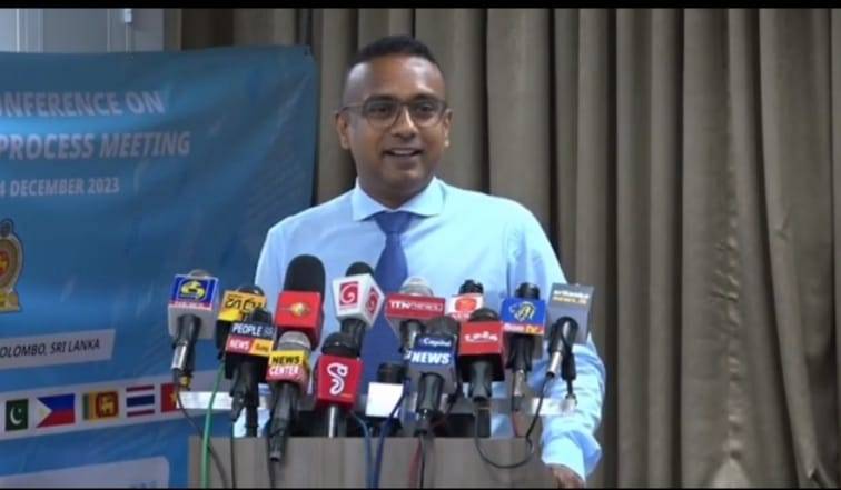 (VIDEO)රාජ්‍ය සේවකයෝ බිල්ලට අරගත්ත JVP එක සුභ ආරංචිය අසුභ කරන්න උත්සාහ කරනවා – මනූෂ