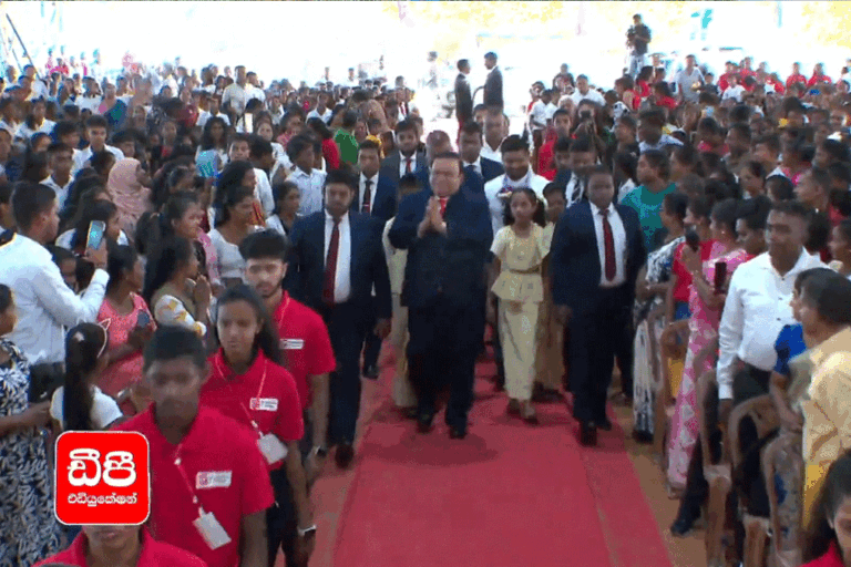 දස දහසකගේ සහභාගීත්වයෙන් ඩීපී එඩියුකේෂන් අයිටී කැම්පස් ගාල්ල දිස්ත්‍රික් සහතික ප්‍රදානෝත්සවය ඇරඹේ ! (LIVE)