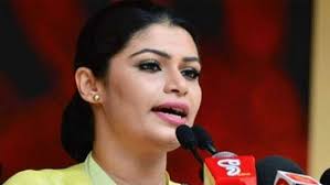 දේශබන්දුට තෙන්නකෝන්ට දැන් පොලීසියටවත් එන්න බැහැ. වහාම වැඩබලන පොලිස්පතිවරයෙක් පත්කරන්න – SJB හිරුණිකා