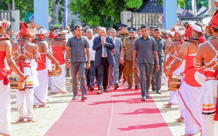 අප දැන් ටිකෙන් ටික ආර්ථිකය සකස් කරගෙන යනවා – ජනපති රනිල්